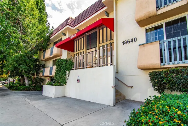 18640 Collins Street 114, Tarzana, California 91356