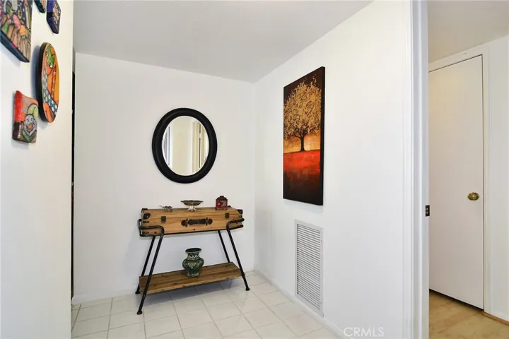 18640 Collins Street 114, Tarzana, California 91356