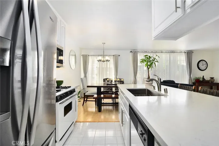 18640 Collins Street 114, Tarzana, California 91356