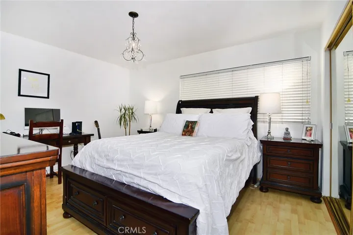 18640 Collins Street 114, Tarzana, California 91356
