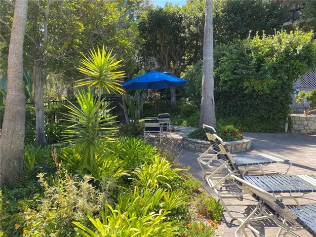 Pool Sitting Area