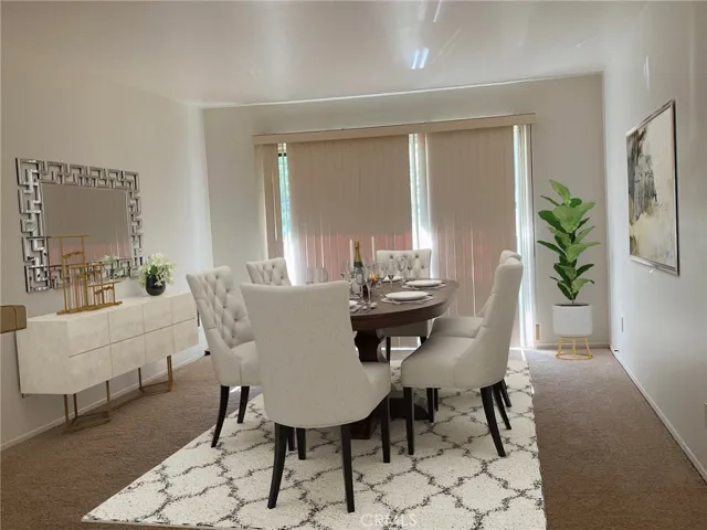 "VIRTUAL STAGING" Dining Room