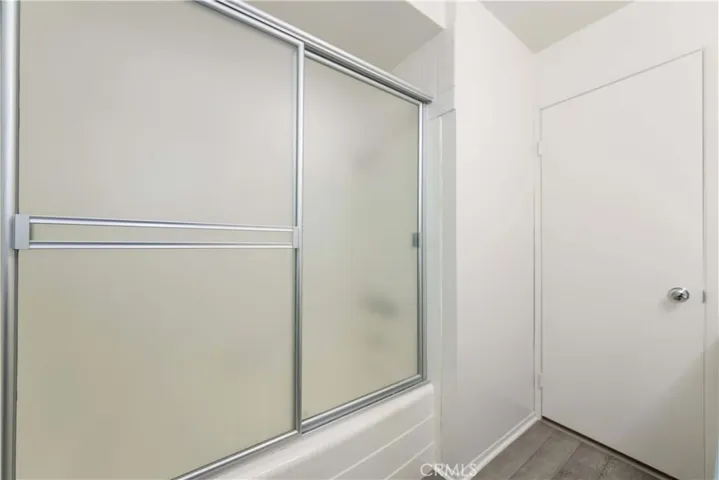 2nd Bath with tub & Shower