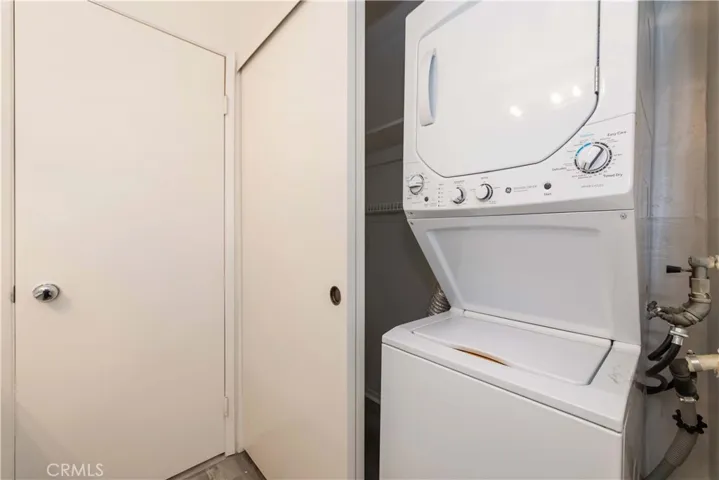 W/D in Mstr Bath Closet