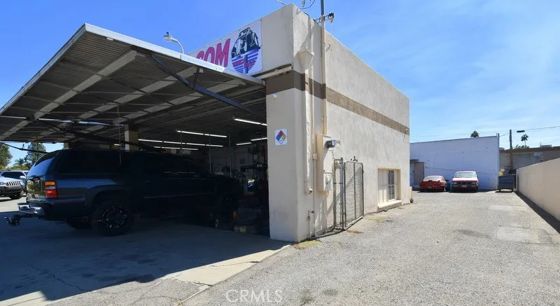 3886 Merrill Avenue, Riverside, California 92506