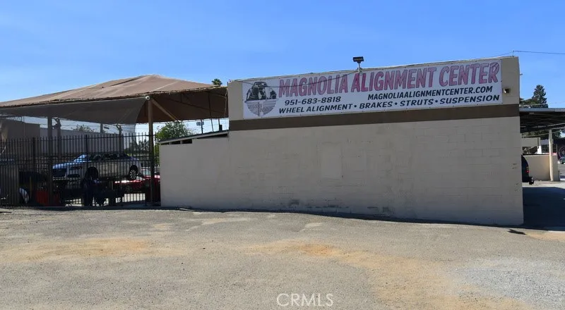 3886 Merrill Avenue, Riverside, California 92506