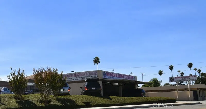 3886 Merrill Avenue, Riverside, California 92506