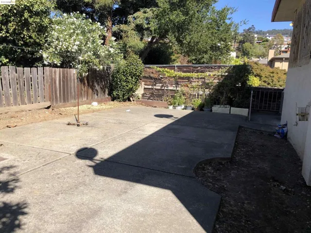 3909 Midvale Ave., Oakland, California 94602-3946
