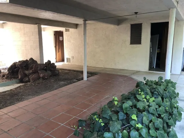 3909 Midvale Ave., Oakland, California 94602-3946