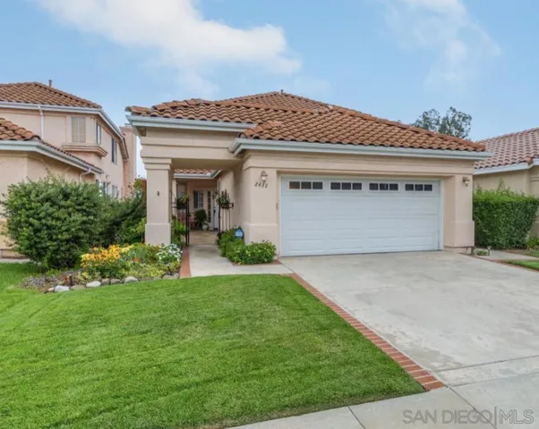 2432 Links Way, Vista, California 92081