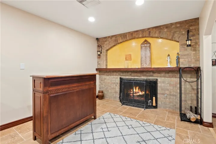 10832 Columbus Avenue, Mission Hills (san Fernando), California 91345