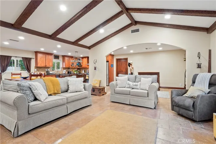 10832 Columbus Avenue, Mission Hills (san Fernando), California 91345