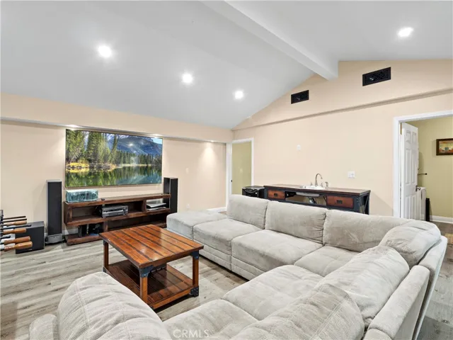 10832 Columbus Avenue, Mission Hills (san Fernando), California 91345
