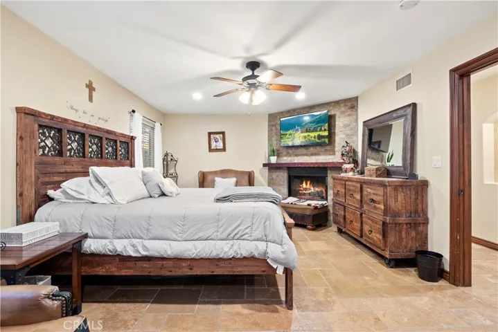 10832 Columbus Avenue, Mission Hills (san Fernando), California 91345