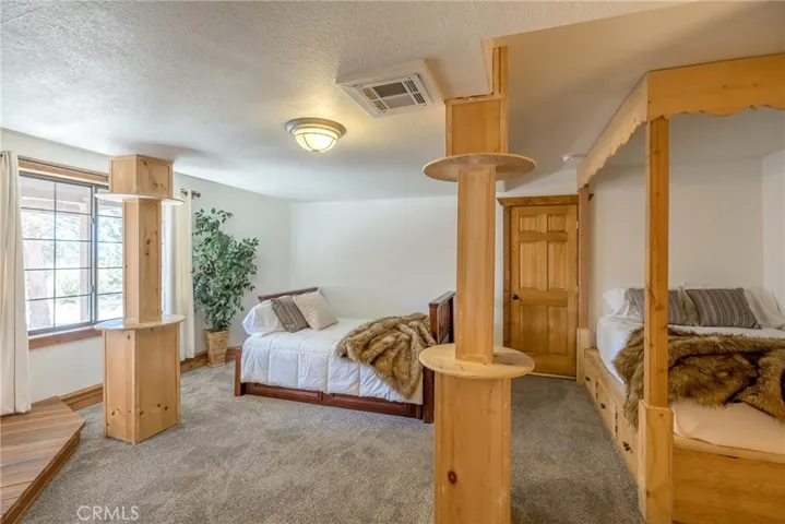 371 Starlight Circle, Big Bear, California 92315