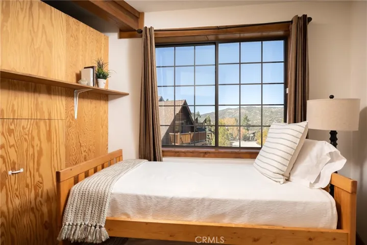 371 Starlight Circle, Big Bear, California 92315