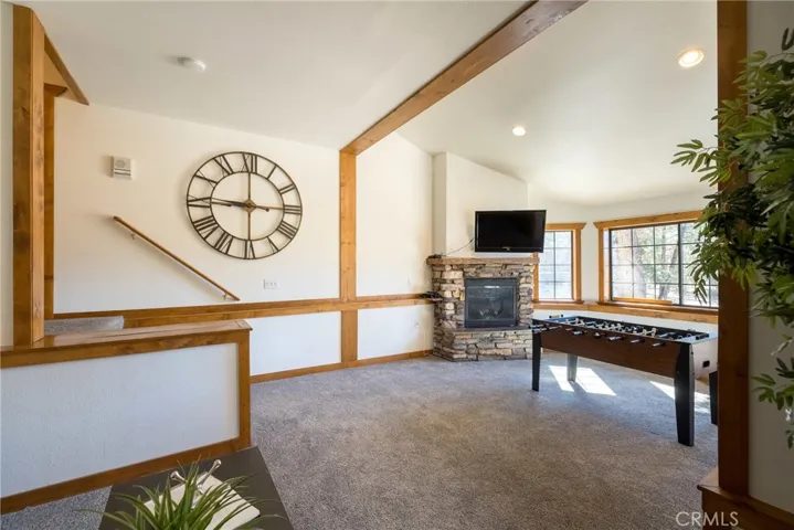 371 Starlight Circle, Big Bear, California 92315