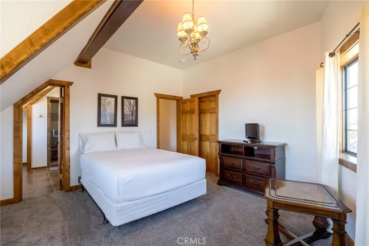 371 Starlight Circle, Big Bear, California 92315
