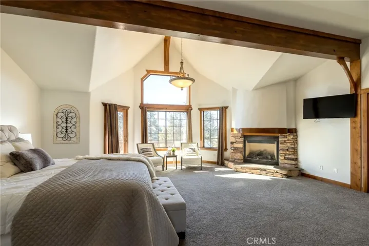 371 Starlight Circle, Big Bear, California 92315