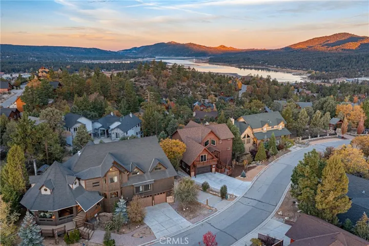371 Starlight Circle, Big Bear, California 92315