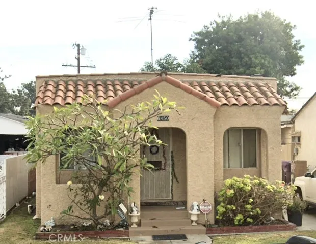 Spanish Style with tile facade