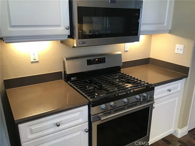 28004 Oakhaven Lane, Menifee, California 92584