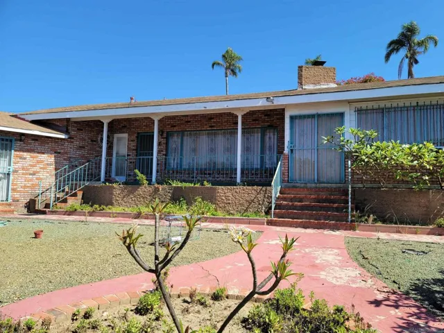 5609 Alta Vista, San Diego, California 92114
