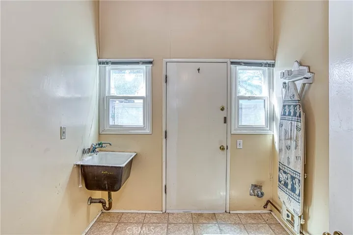 23233 Ladrillo Street, Woodland Hills, California 91367