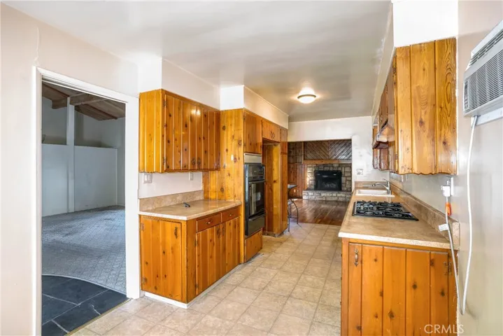23233 Ladrillo Street, Woodland Hills, California 91367