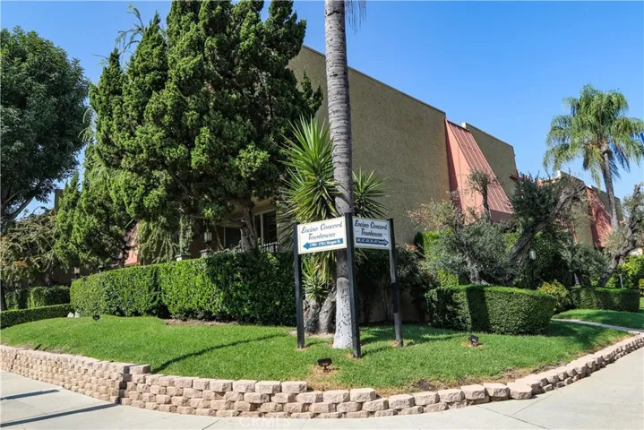 5435 Yarmouth Avenue 8, Encino, California 91316