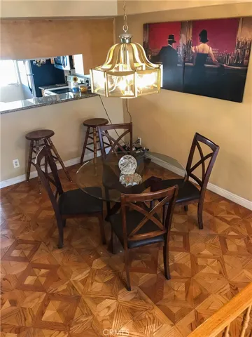 5435 Yarmouth Avenue 8, Encino, California 91316