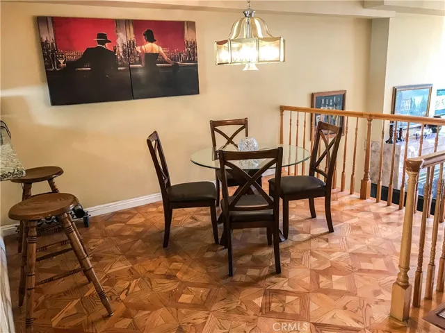 5435 Yarmouth Avenue 8, Encino, California 91316