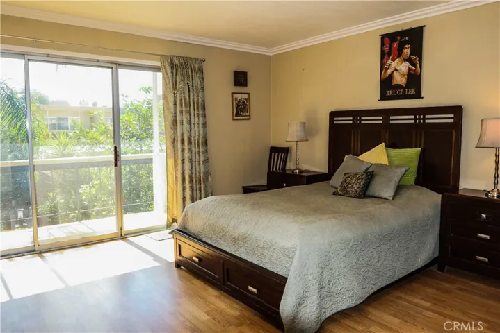 5435 Yarmouth Avenue 8, Encino, California 91316