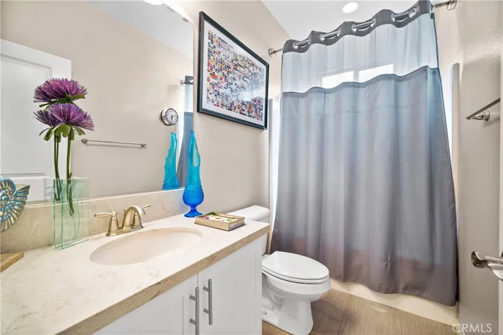 Main Floor Full Bath