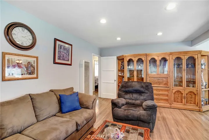 3105 Mary Street, Riverside, California 92506