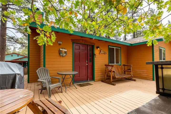 747 Vista Avenue, Sugar Loaf, California 92386