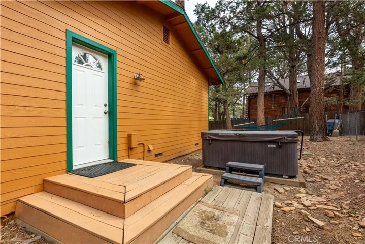 747 Vista Avenue, Sugar Loaf, California 92386