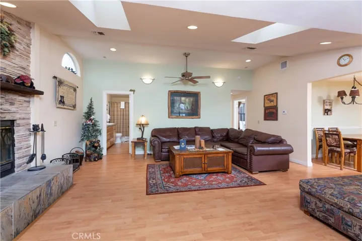 747 Vista Avenue, Sugar Loaf, California 92386