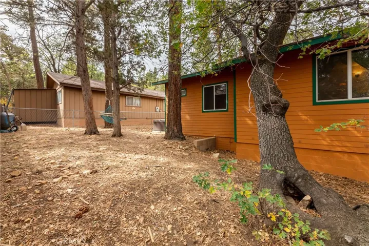 747 Vista Avenue, Sugar Loaf, California 92386