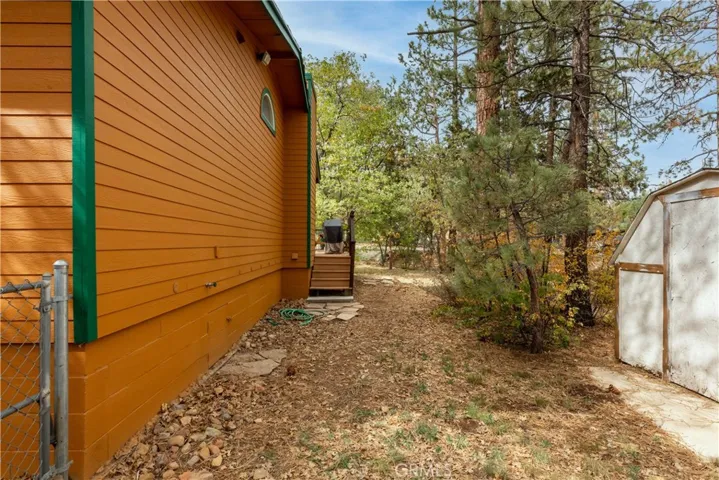 747 Vista Avenue, Sugar Loaf, California 92386