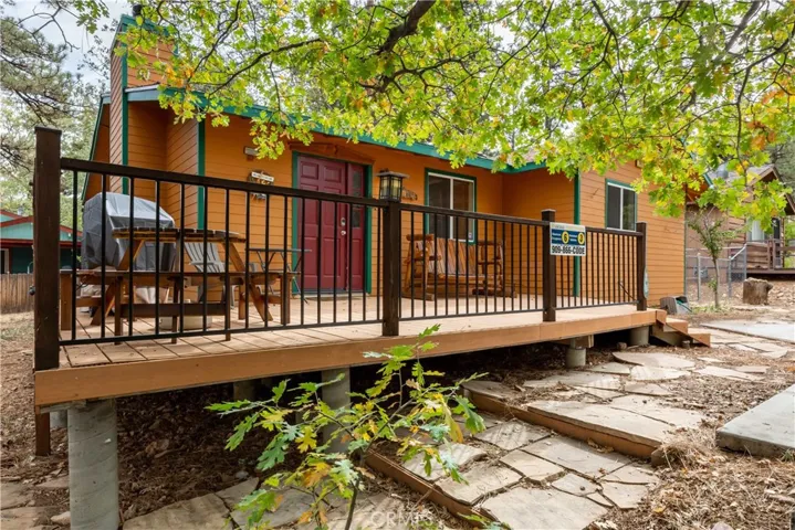 747 Vista Avenue, Sugar Loaf, California 92386