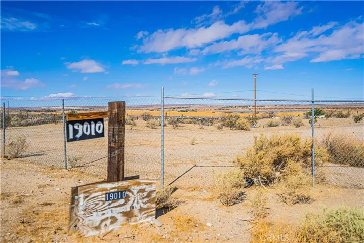 19010 National Trails, Helendale, California 92342