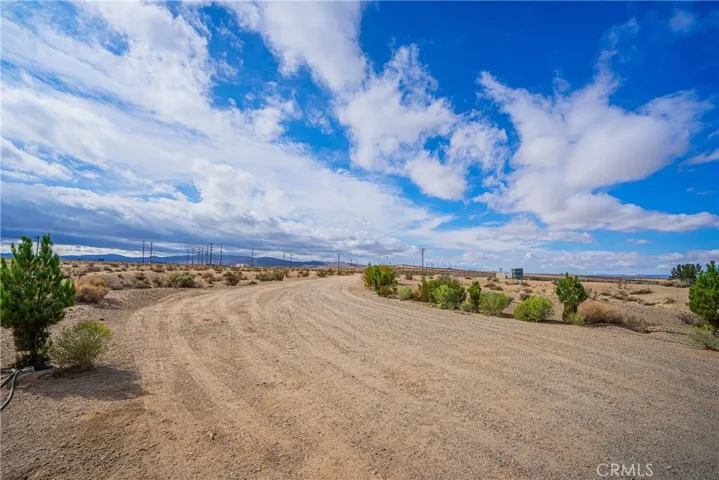19010 National Trails, Helendale, California 92342