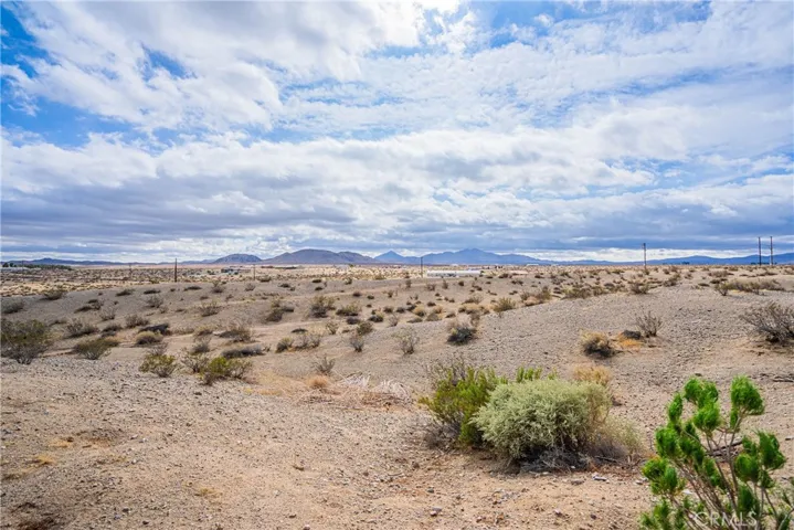 19010 National Trails, Helendale, California 92342