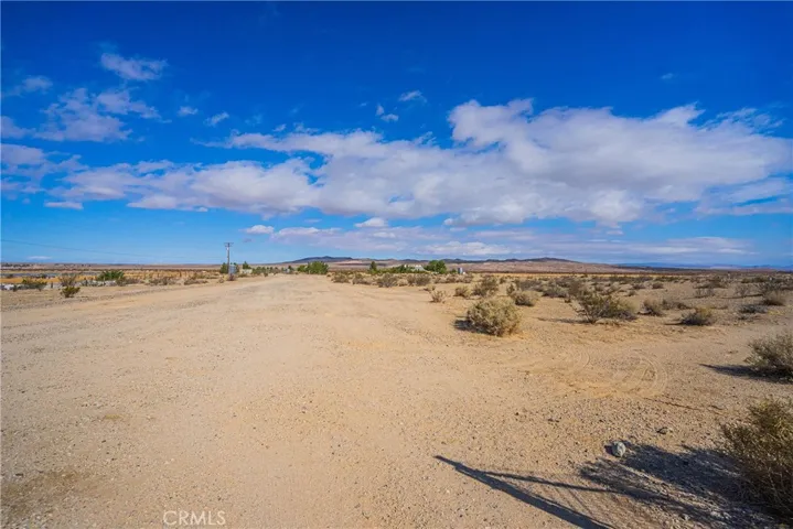 19010 National Trails, Helendale, California 92342