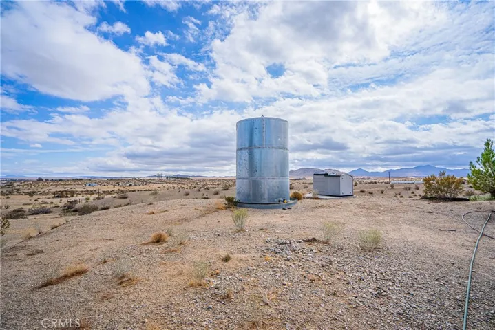 19010 National Trails, Helendale, California 92342