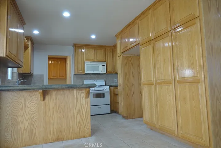 754 W Rosslynn Avenue, Fullerton, California 92832