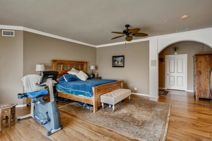 2240 1/8 Buena Creek Road, Vista, California 92084