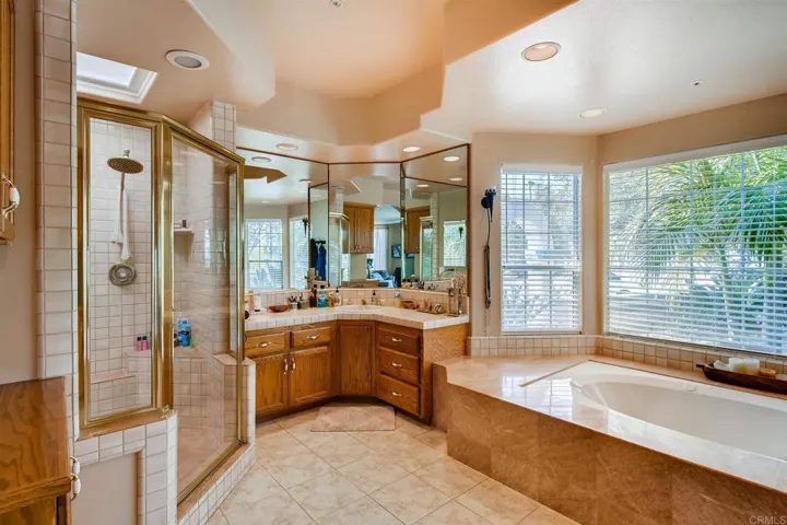 2240 1/8 Buena Creek Road, Vista, California 92084