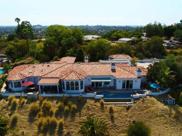 2240 1/8 Buena Creek Road, Vista, California 92084